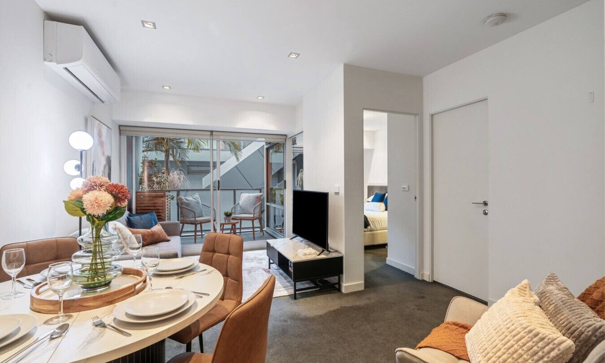 Saint Kilda South Apartment | The Inkerman Hideaway