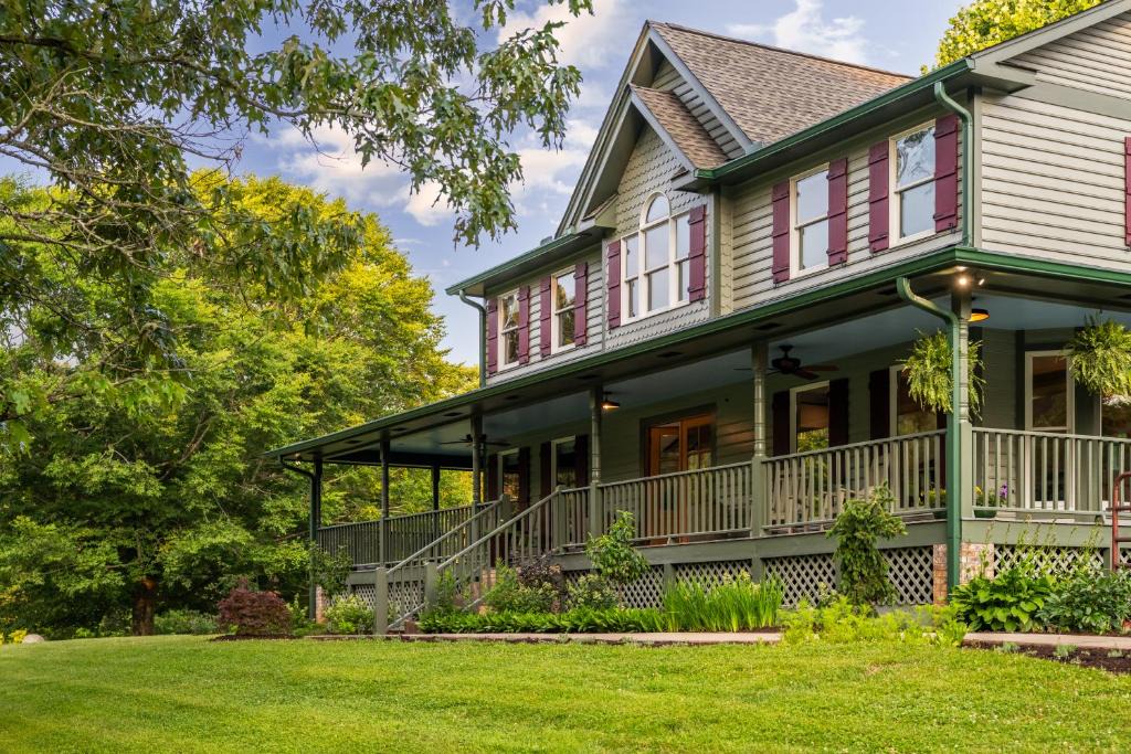 Weaverville Bed & Breakfast | The Inn At Amaris Farms