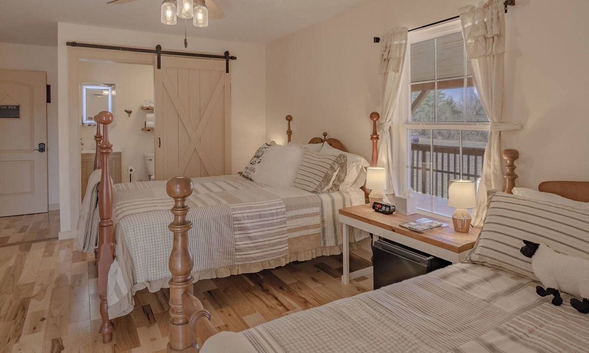 Whitley City Bed & Breakfast | The Inn at Beulah Farm - The Pen
