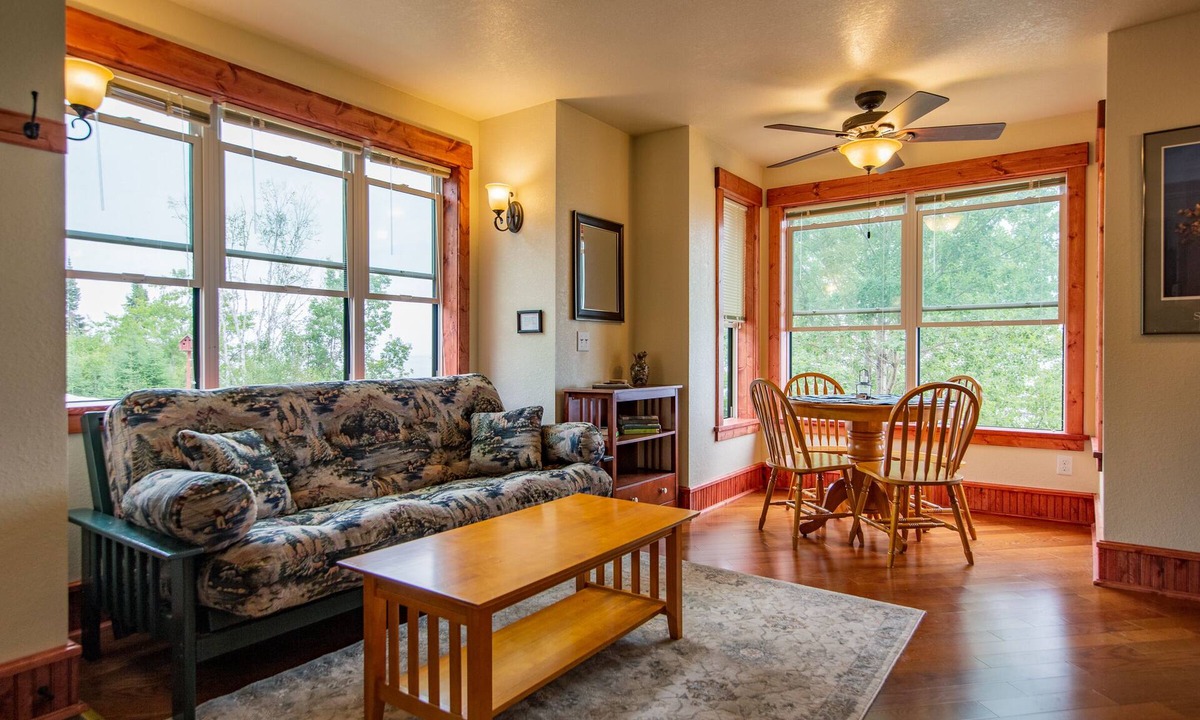 Croftville Resort | The Inn at Croftville Road Cottages #5. On the Shore of Lake Superior.