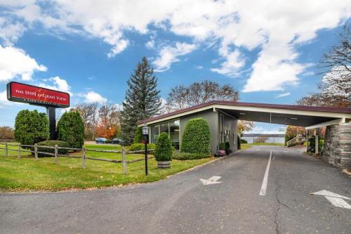 Town of Oswegatchie Hotel | The Inn at Gran View Ogdensburg, an Ascend Collection Hotel