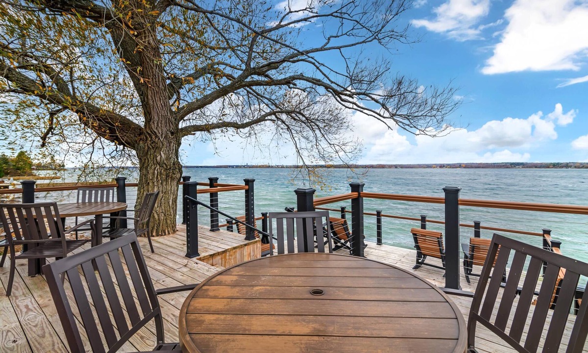 Ogdensburg Hotel | The Inn at Gran View Ogdensburg, an Ascend Collection Hotel
