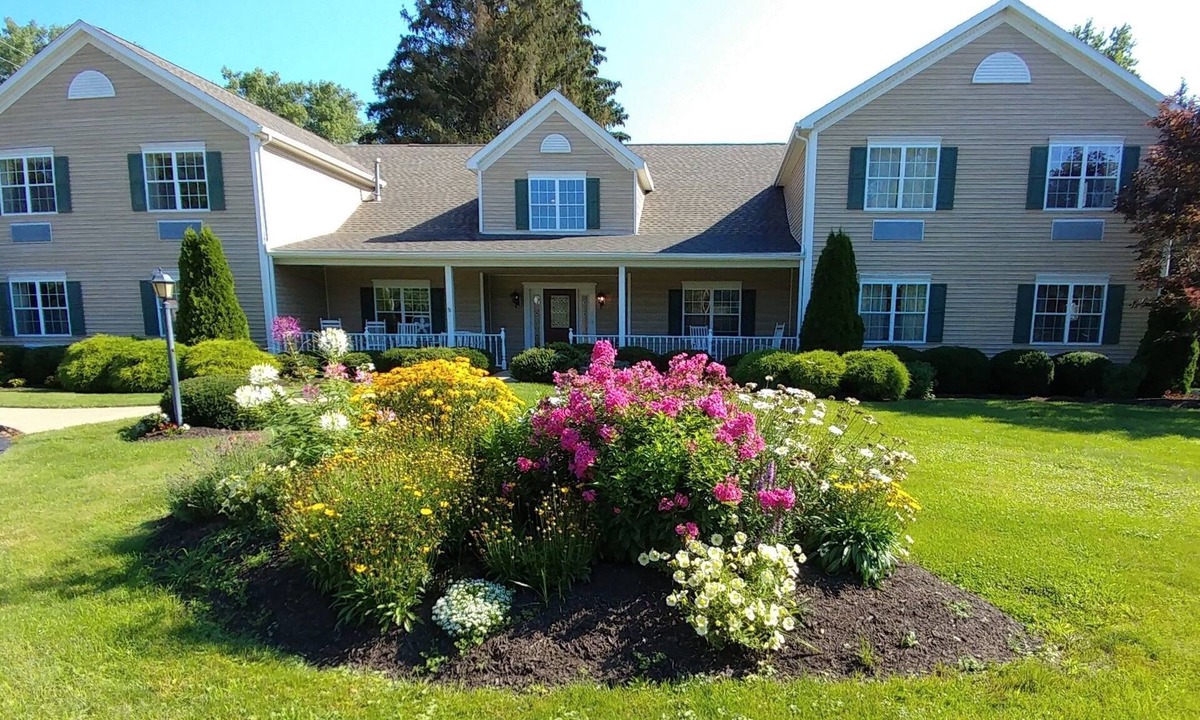 Houghton Hotel | The Inn At Houghton Creek
