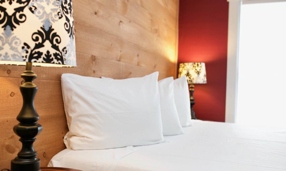 Brattleboro House | The Inn at Kampfires