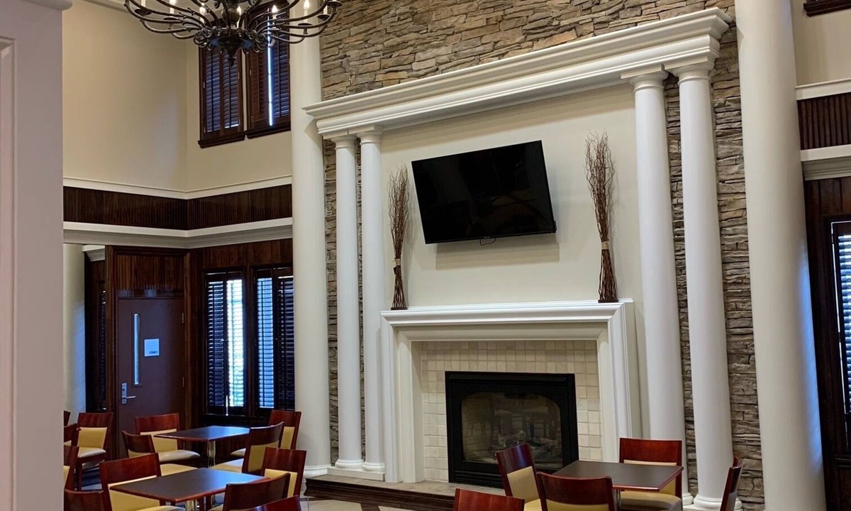 Wallace Hotel | The Inn at River Landing