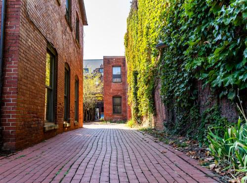 Erie Hotel | The Inn Down Town