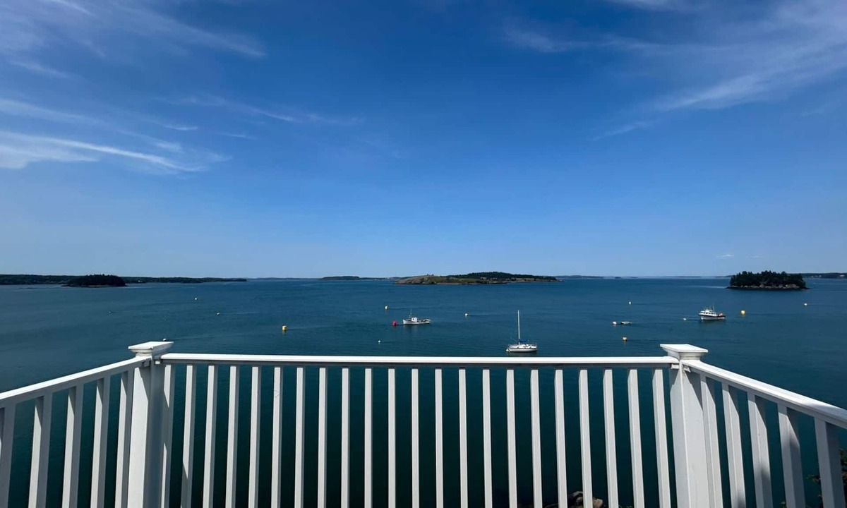Lubec Hotel | The Inn on the Wharf