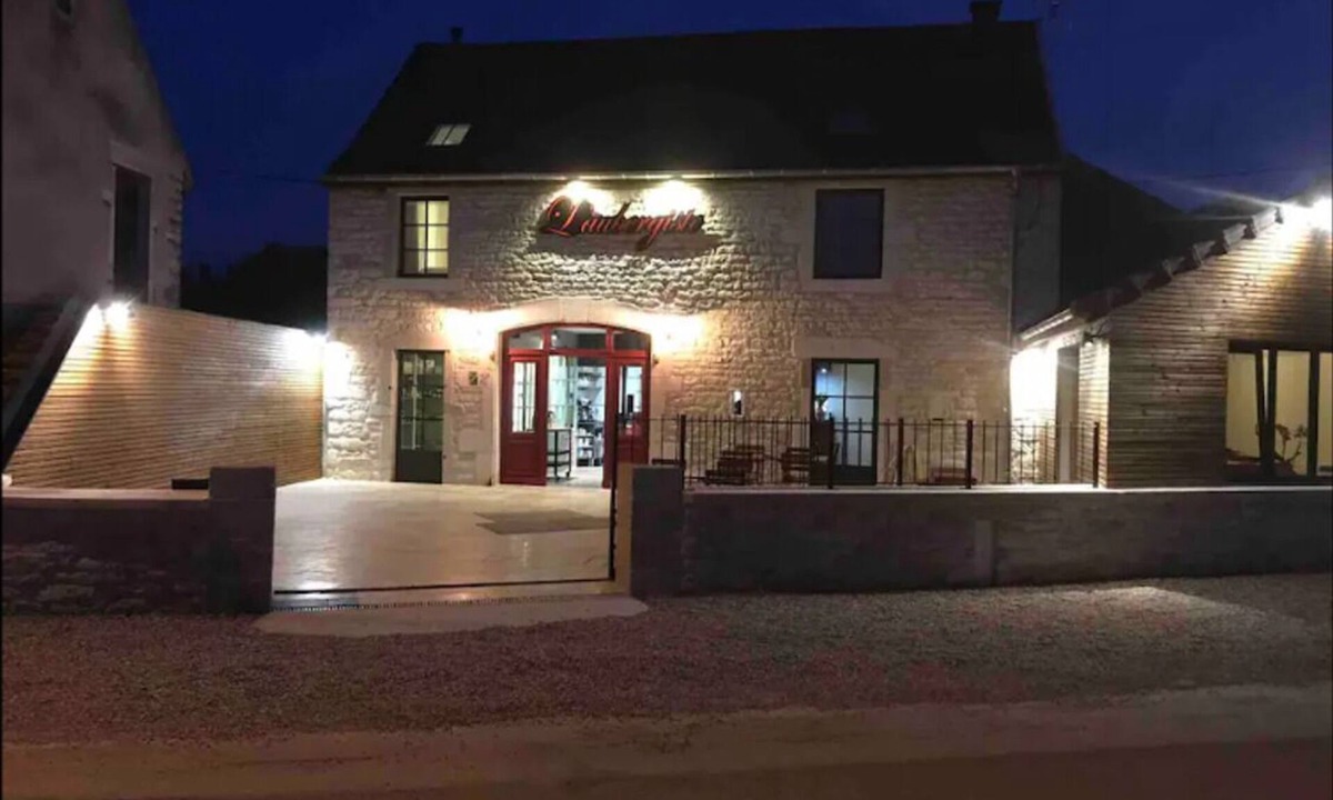 Corcelles-les-Arts Bed & Breakfast | The innkeeper room 3