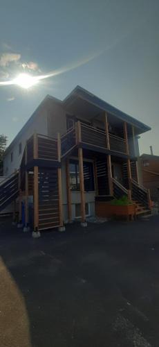 Les Rivieres Bed & Breakfast | The International House Hostel
