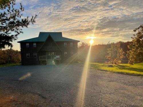 Inverness County House | The Intervale Large Group Retreat 12 suites