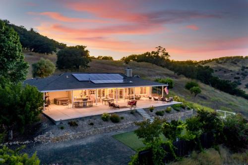 Bradley House | The J's Nest Deluxe