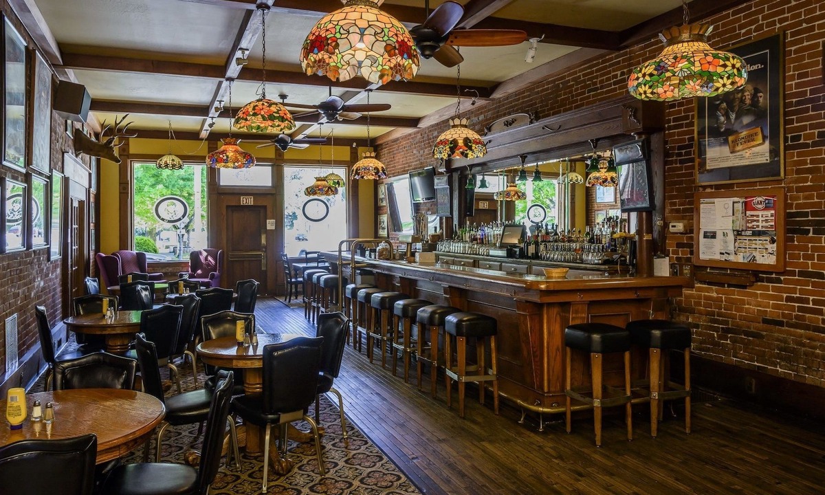 Glen Ellen Hotel | The Jack London Lodge