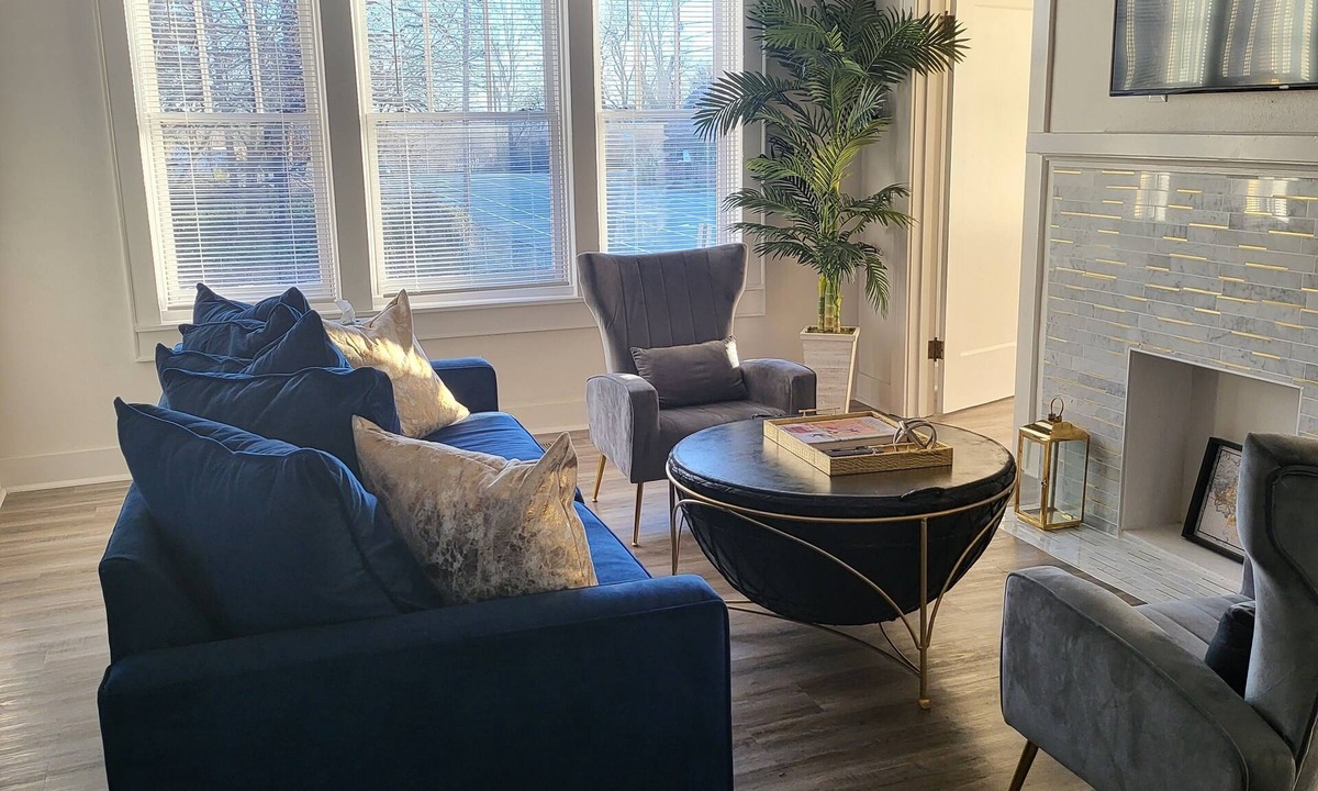 Pettaway Apartment | The Jasmine On Main