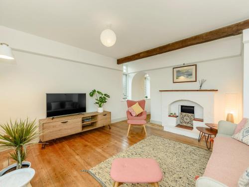 Selsey House | The Jays