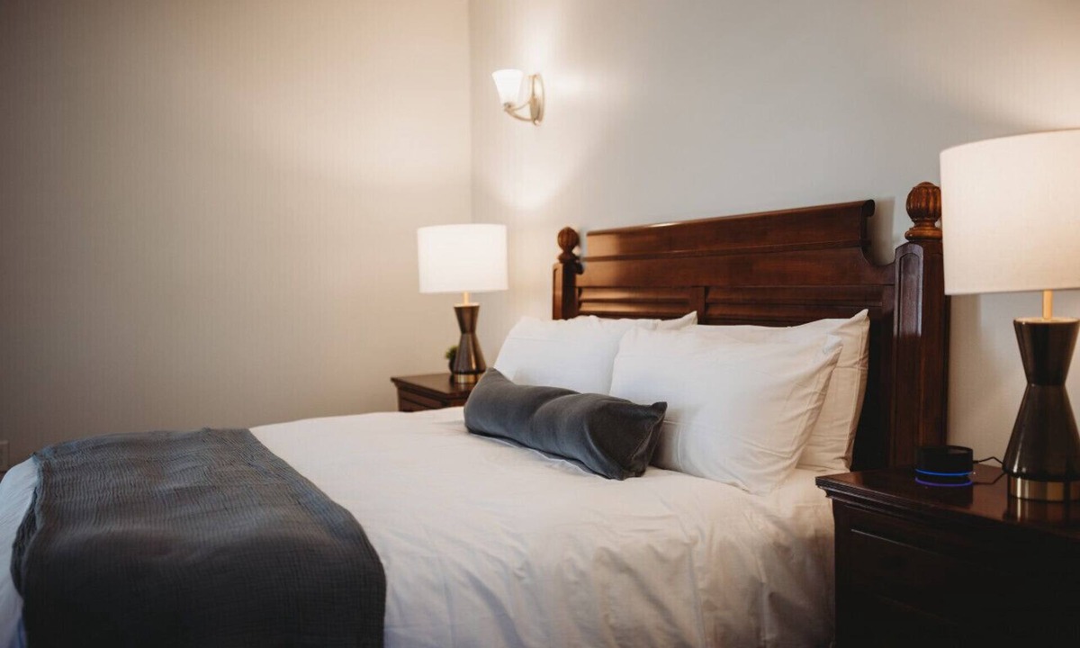 Downtown Hotel | The Jefferson Inn, Downtown Southern Pines, King Bed