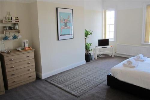 Bootle House | The Jollys