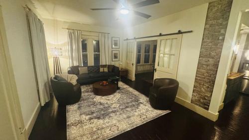 Jeffersontown Villa | The Jtown Villa