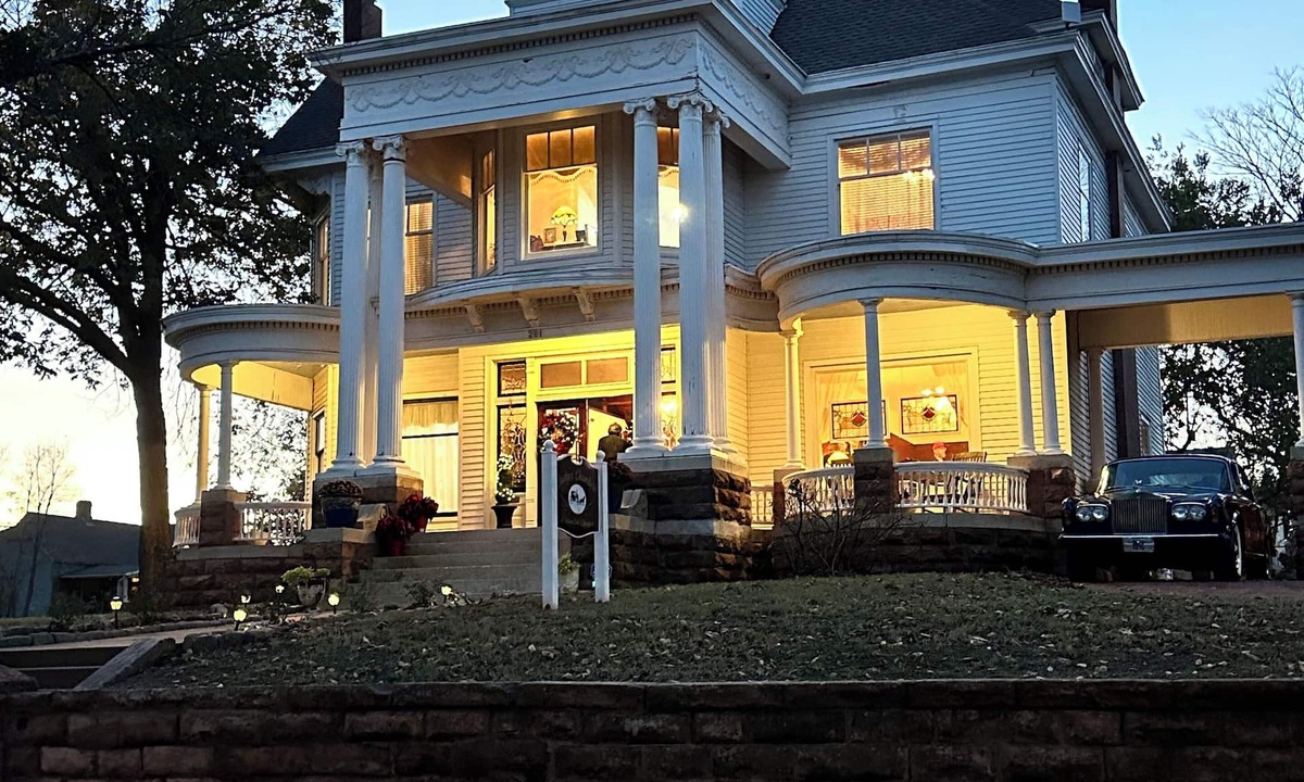 Guthrie Bed & Breakfast | The Judge's Chambers