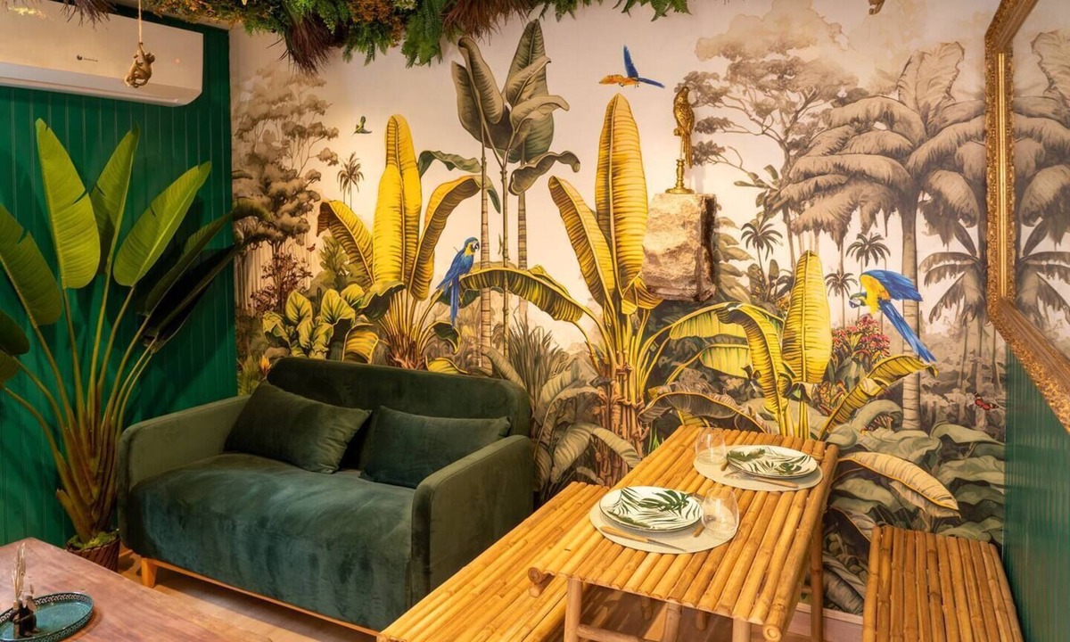 Moulins Apartment | The jungle apartment