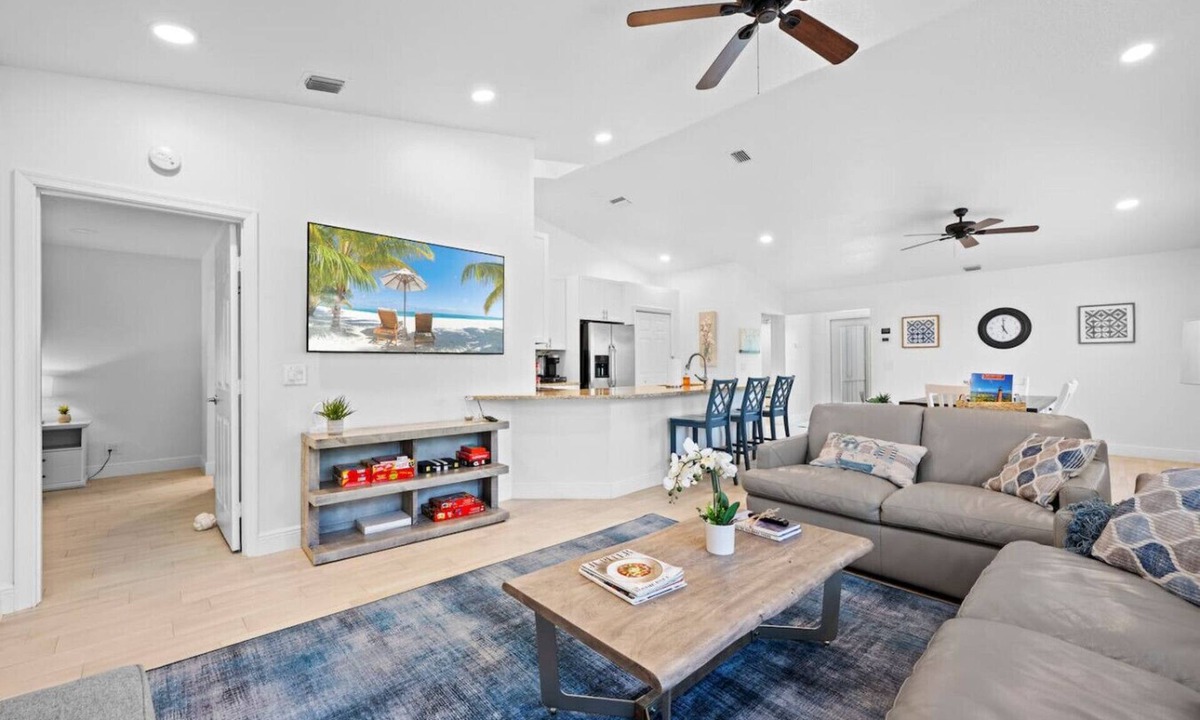 North Palm Beach Heights House | The Jupiter Hideaway