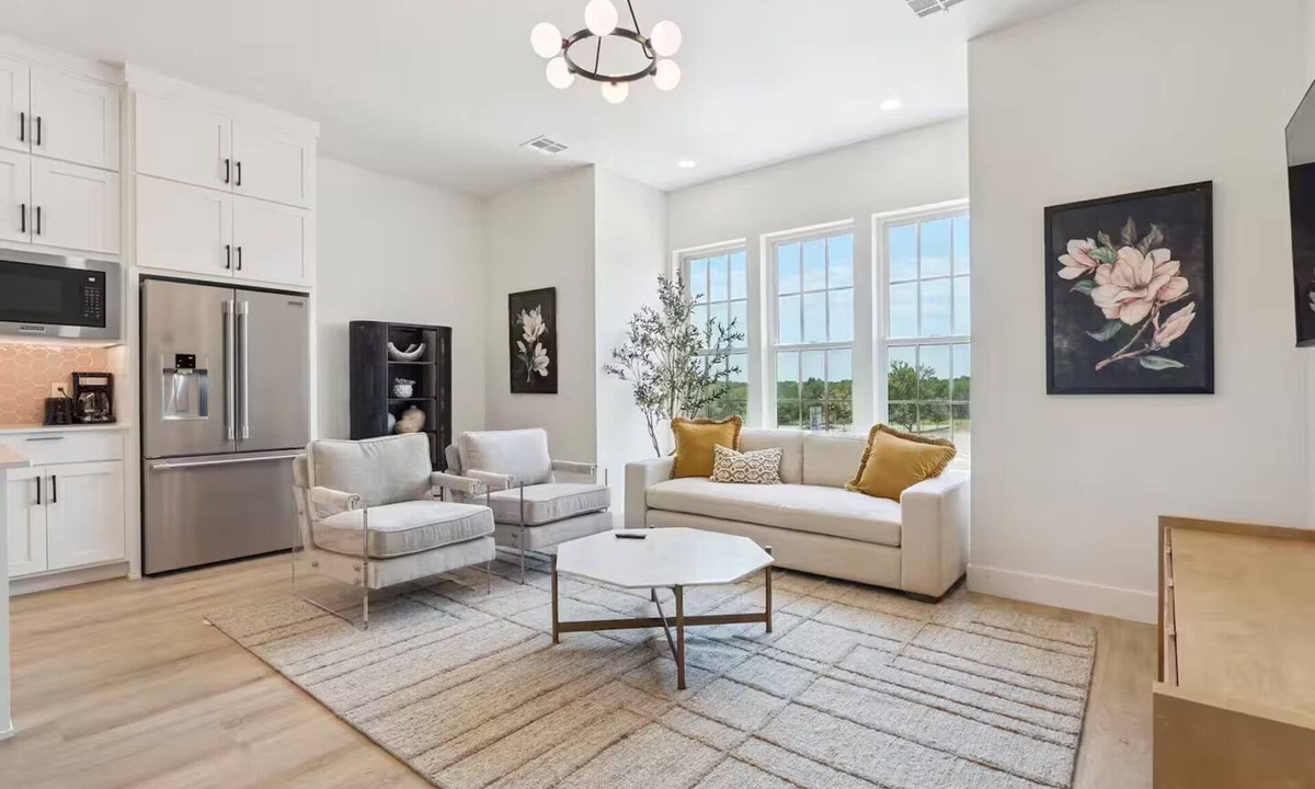 Wheatland Apartment | The Kara at Selah: Cozy, Convenient, & Chill
