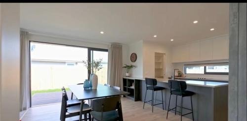 Whitianga House | The Keenans