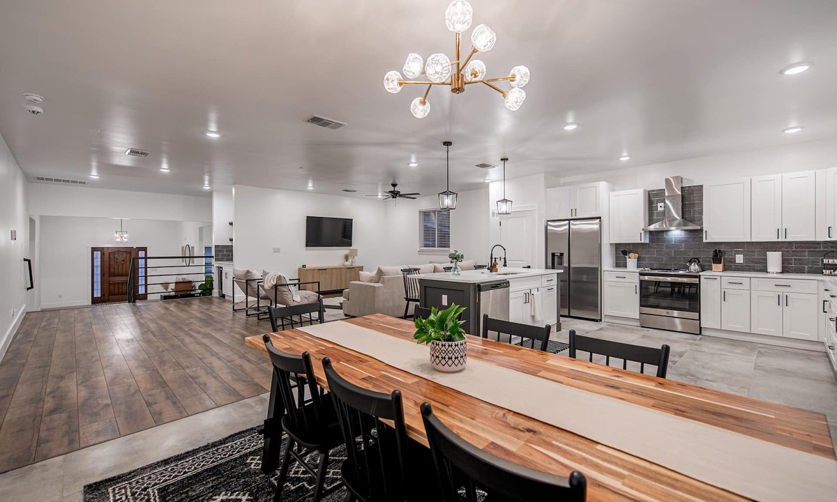 Shearer Hills - Ridgeview House | The Kinder Haus New to VRBO Centrally located to all things SA