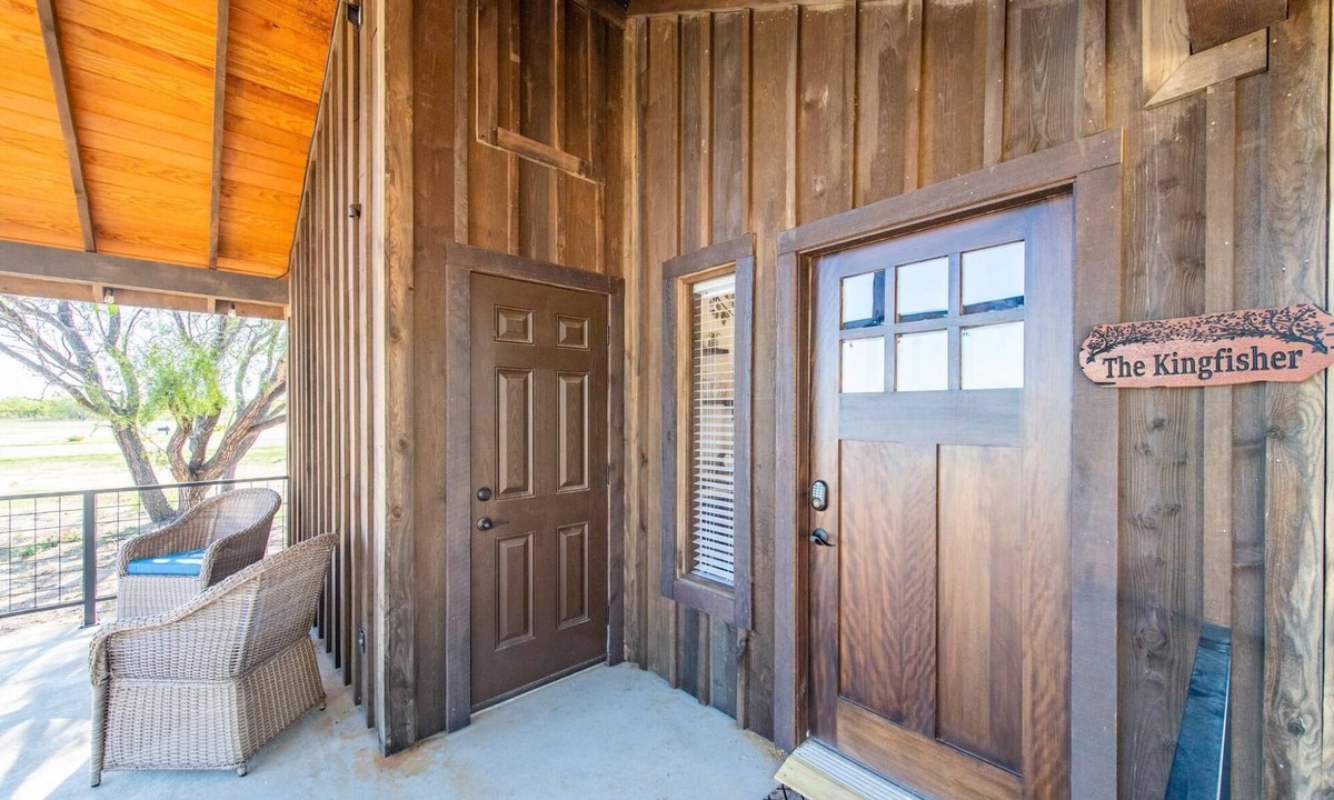 Elm Mott House | The Kingfisher Cabin 15min to Magnolia Baylor