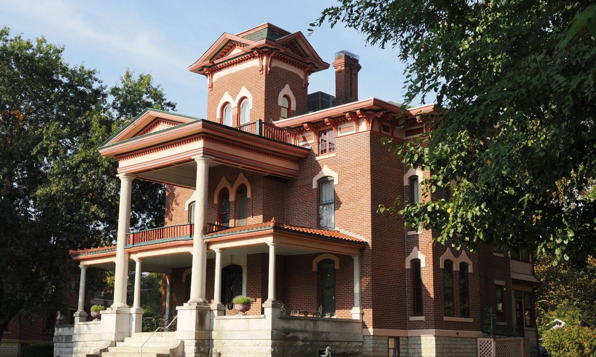 Fort Scott House | The Kingfisher Inn