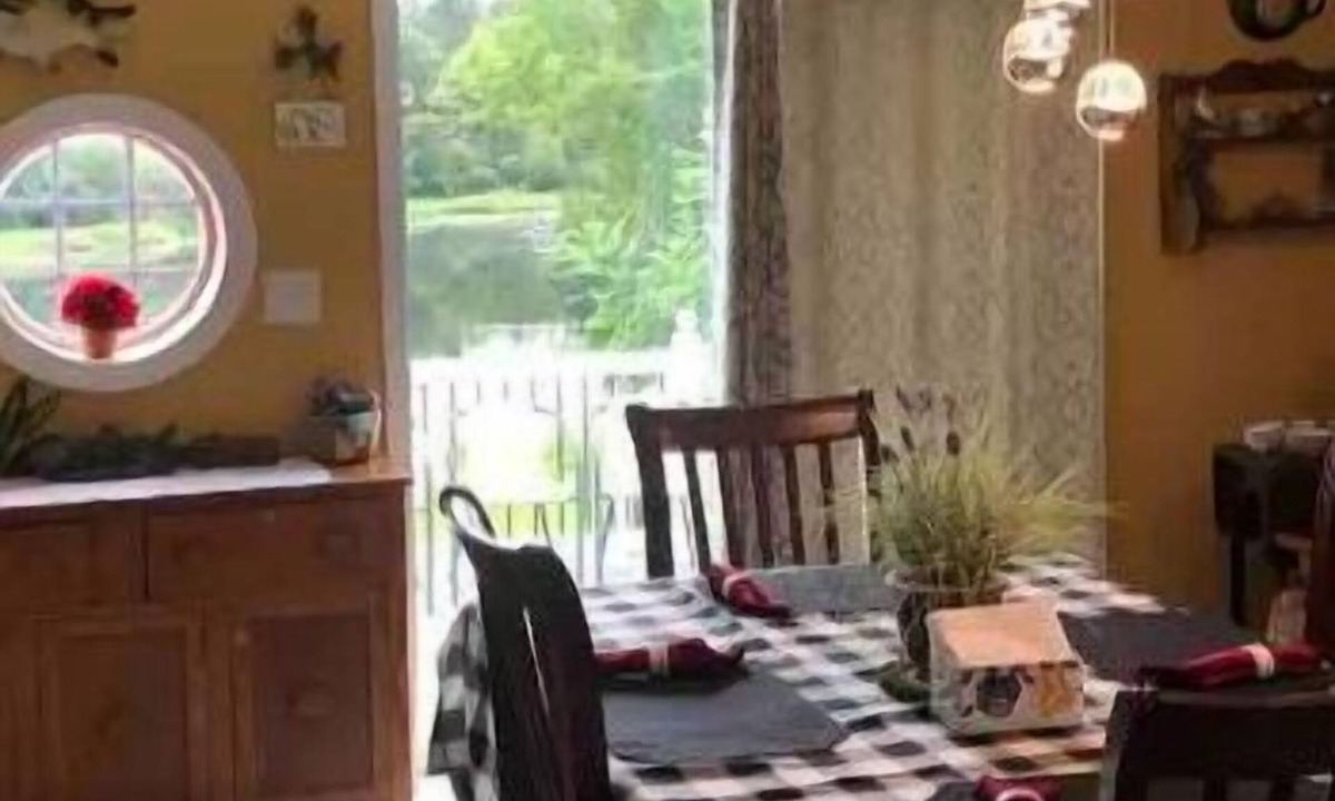 Gouverneur Apartment | The Kingfisher