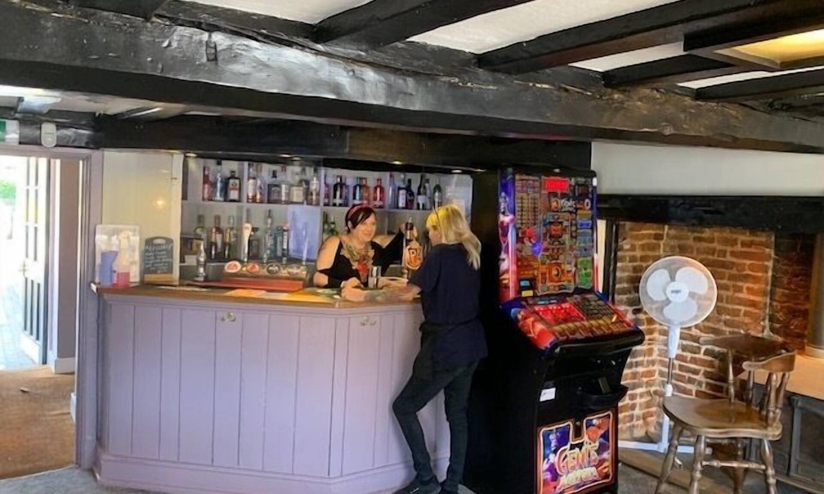 Pampisford Hotel | The Kings Head