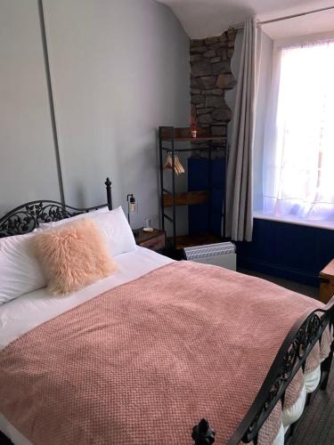 Cheddar Hotel | The Kings Head