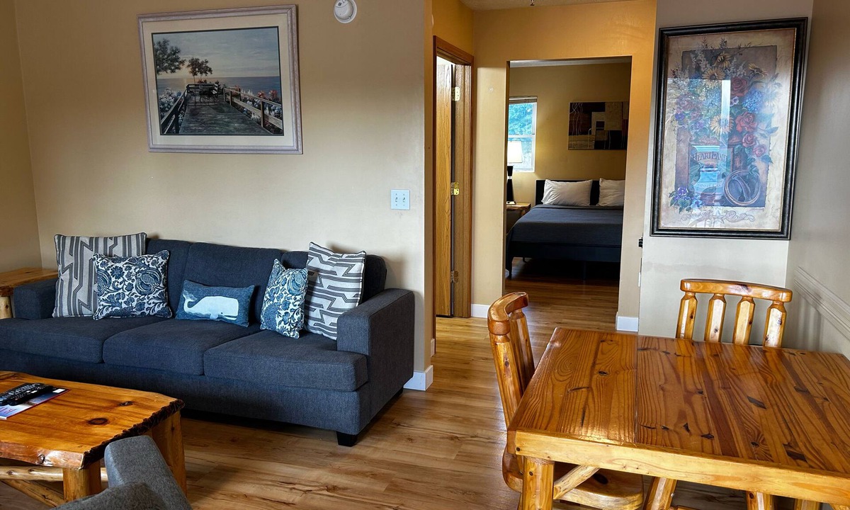 Mayfield Hotel | The Kingsley Suites