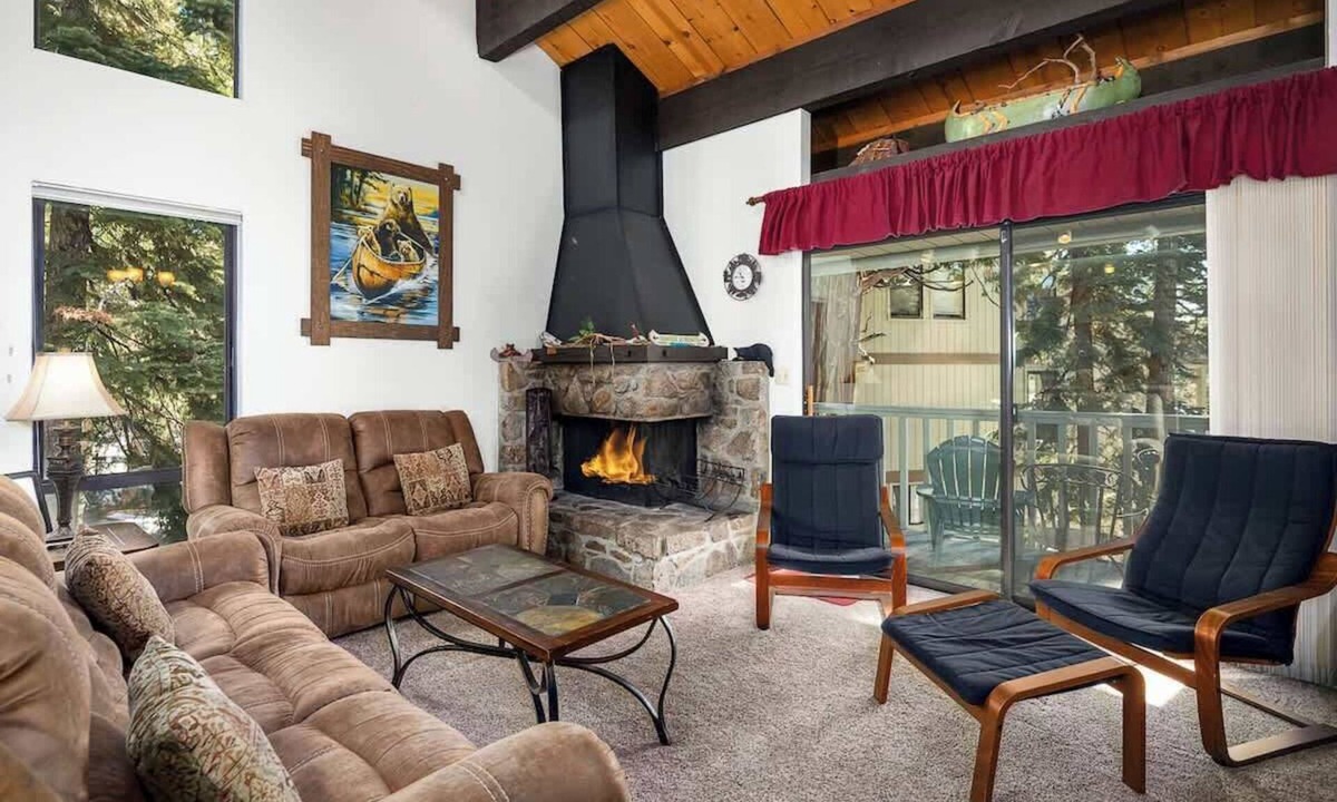 Kings Beach Condo | The Kingswood Retreat with Summer Pool