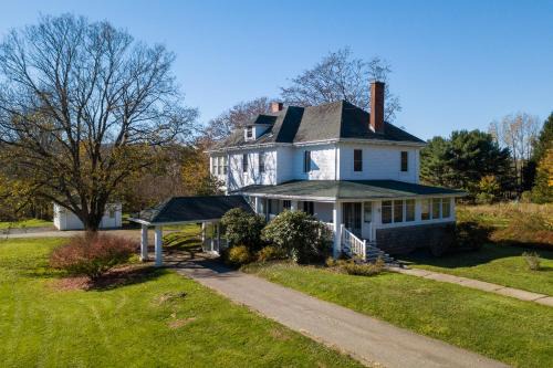 Lunenburg Apartment | The Kinley House