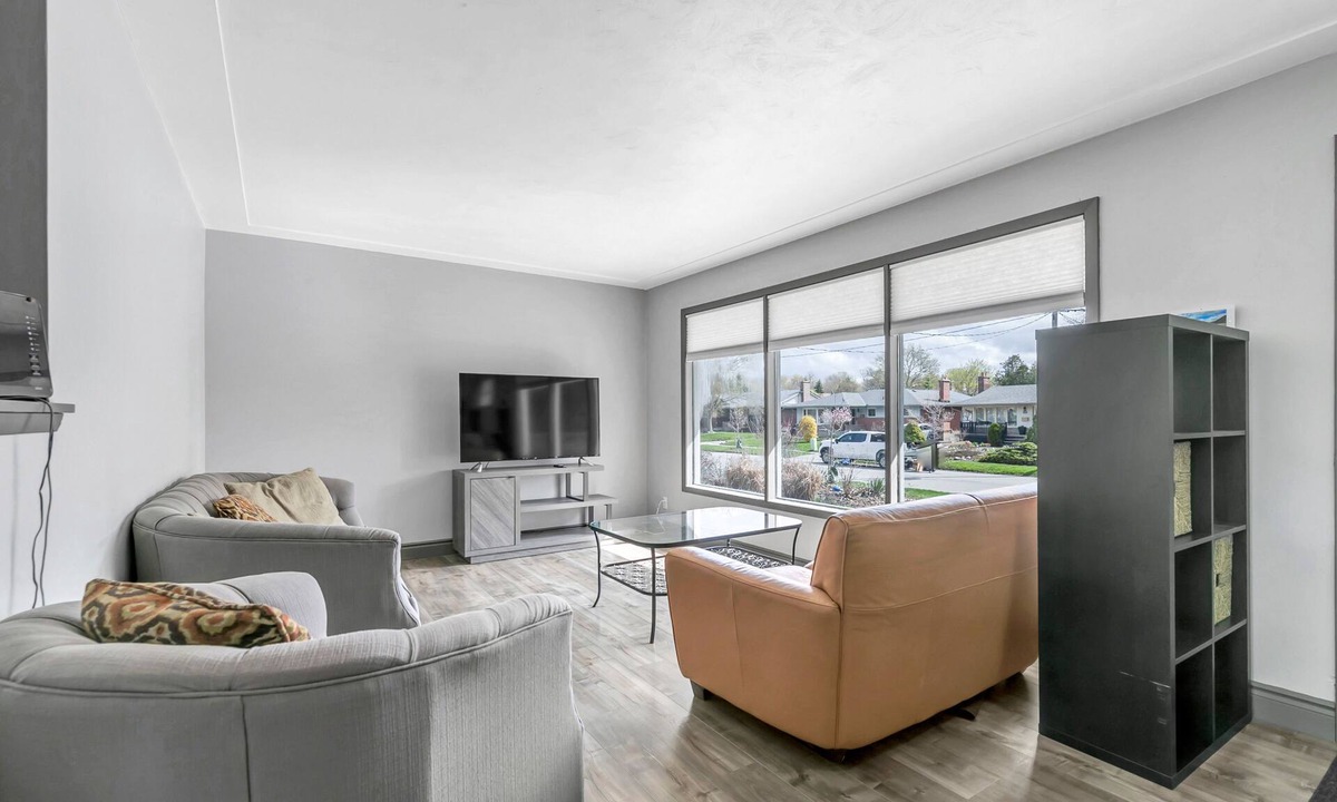 Rosemount House | The Kitchener Bungalow Retreat