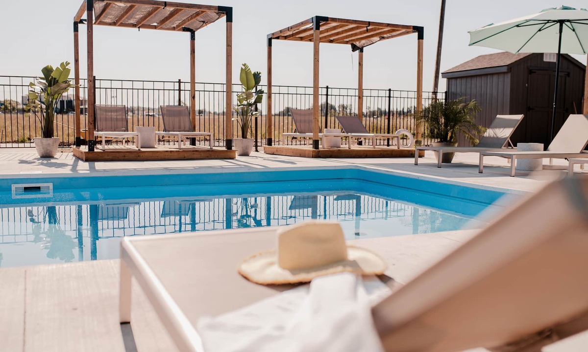 Grand Bend Hotel | The Kiwi Motel