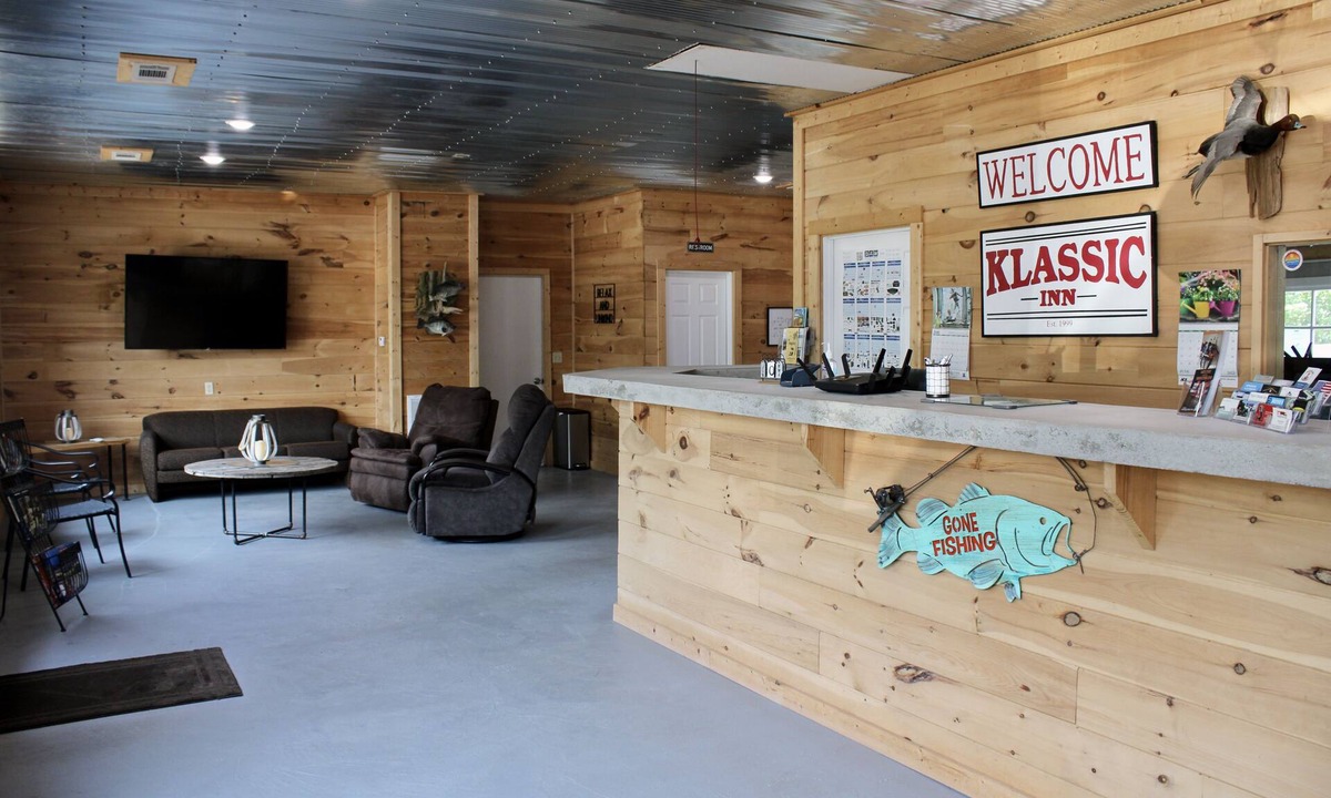 Greers Ferry Hotel | The Klassic Inn