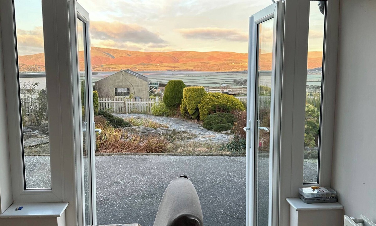 Kirkby-in-Furness Cottage | THE KNOLL, family friendly, with a garden in Kirkby-In-Furness