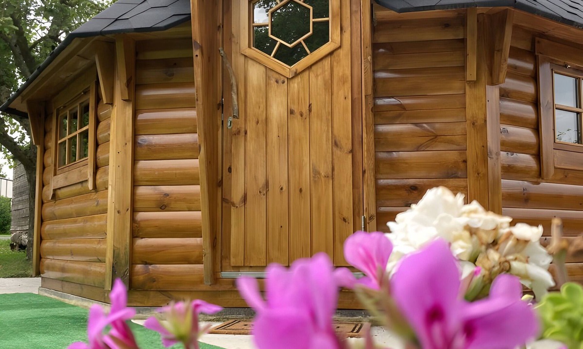 Givet RV Rental | The Kota du Paradou in Givet – Unique Finnish Cabin Experience