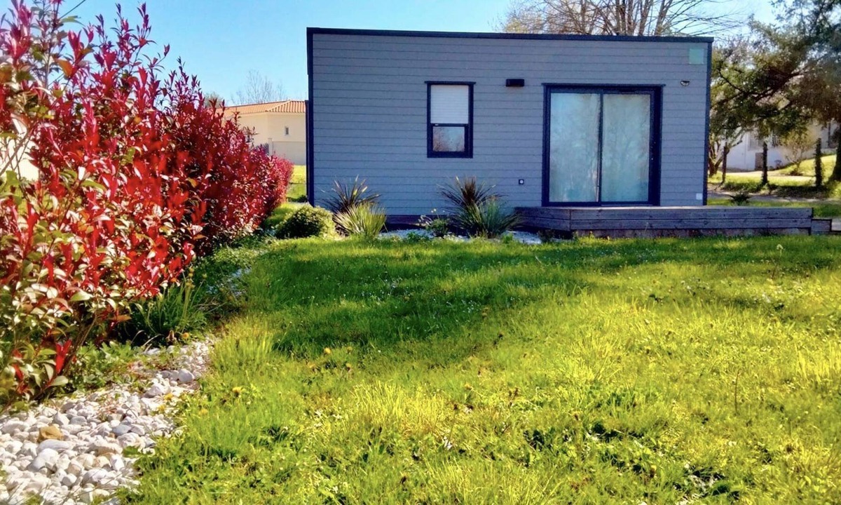 Saint-Germain-de-Lusignan Ski Chalet | The Logis de la Seugne taiga