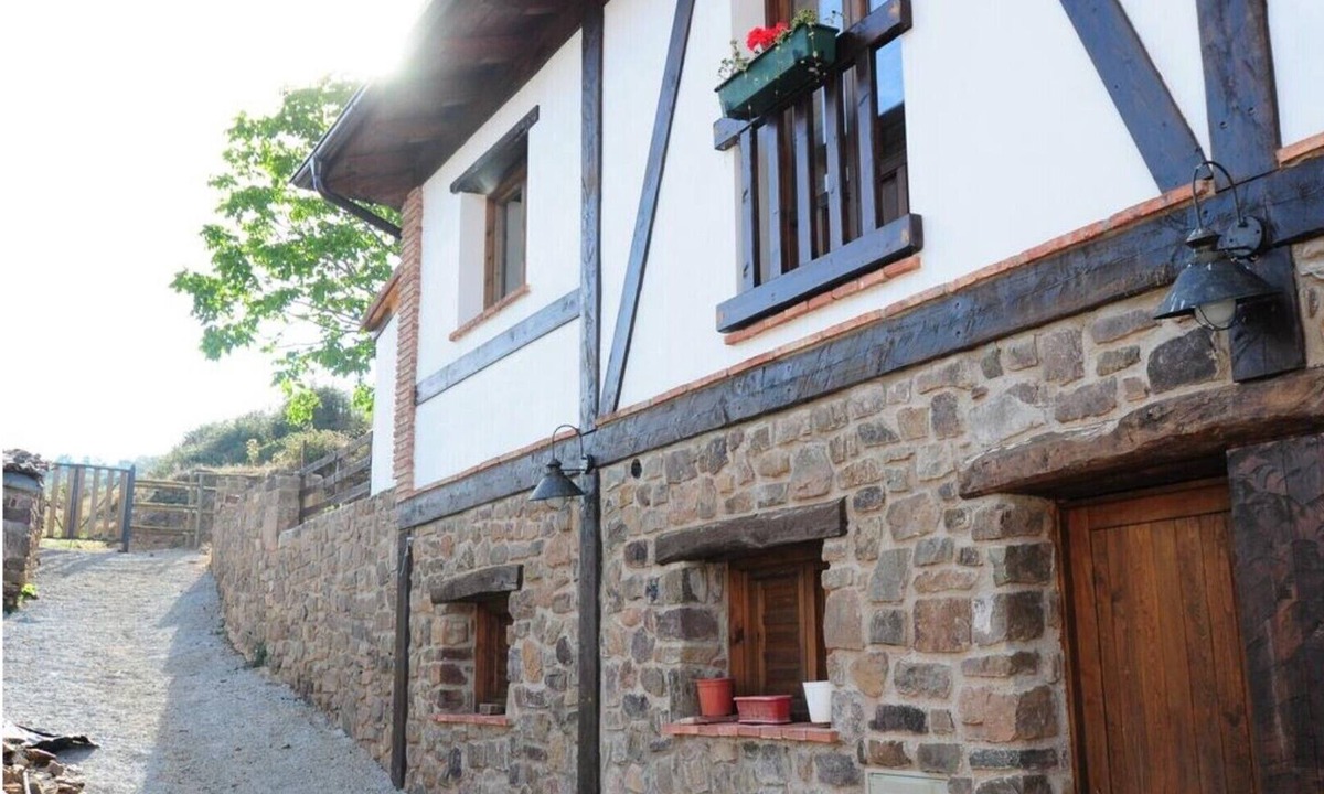 Laguna de Cameros Cottage | The Laguna Nogal in Laguna de Cameros