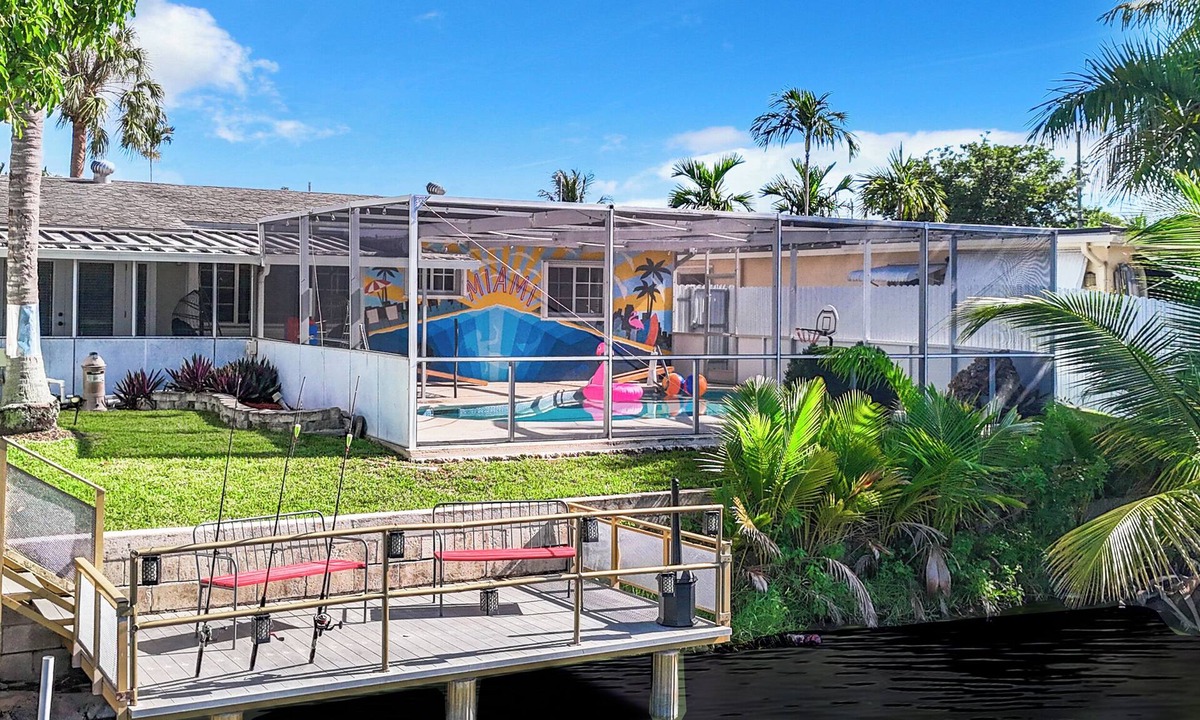 Miramar House | The Lake House: Complementary Early Check In!