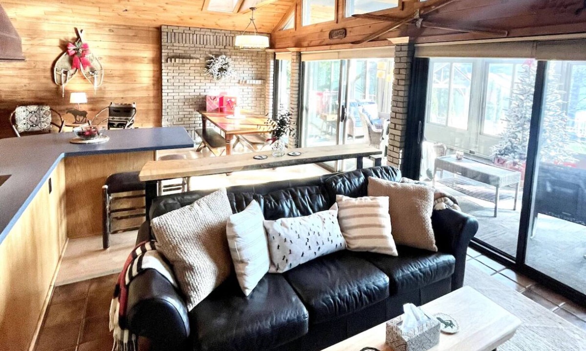 Schroon Lake House | “The Lake house” Private BEACH; SLEEPS 16!