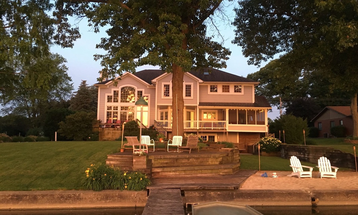 Bremen House | The Lake House