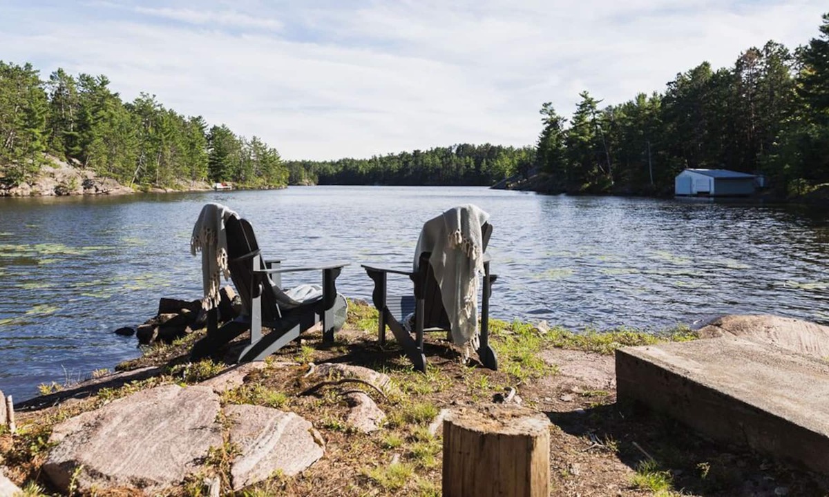 Monetville Cottage | The Lake House - Yoga Studio, swimming, boating, hiking and more!