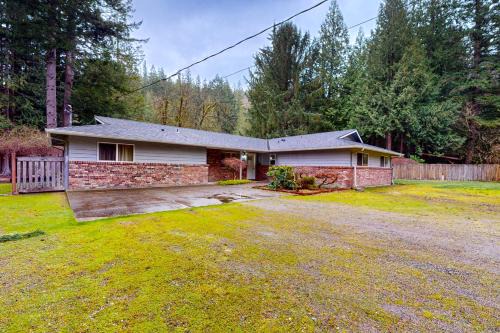 Snoqualmie House | The Lake's Hidden Gem