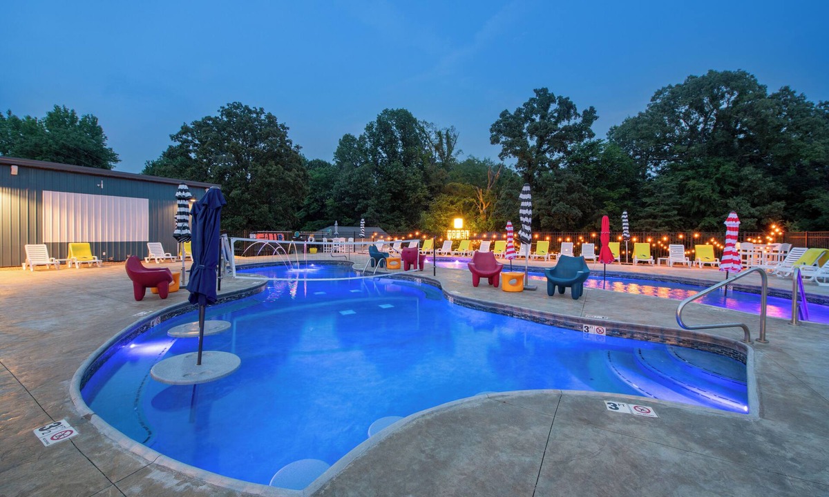 Gilbertsville Hotel | The Lakehouse Inn at Sledd Creek