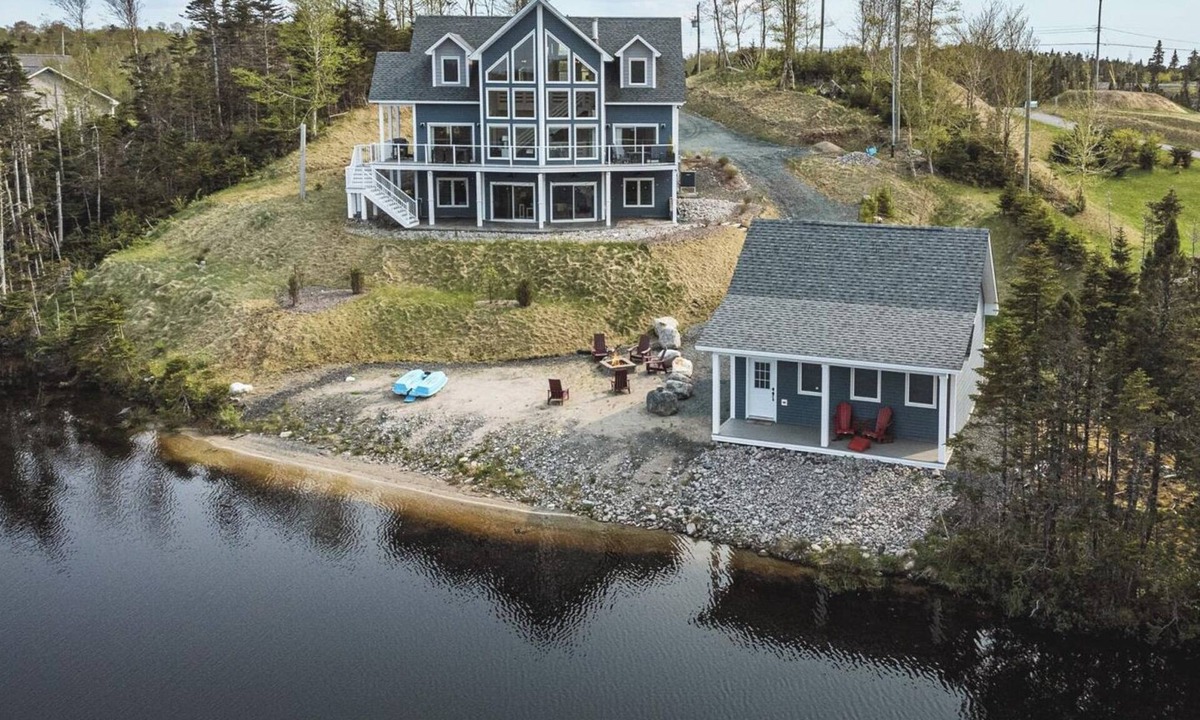 Whitbourne Cottage | The Lakehouse on Sunset