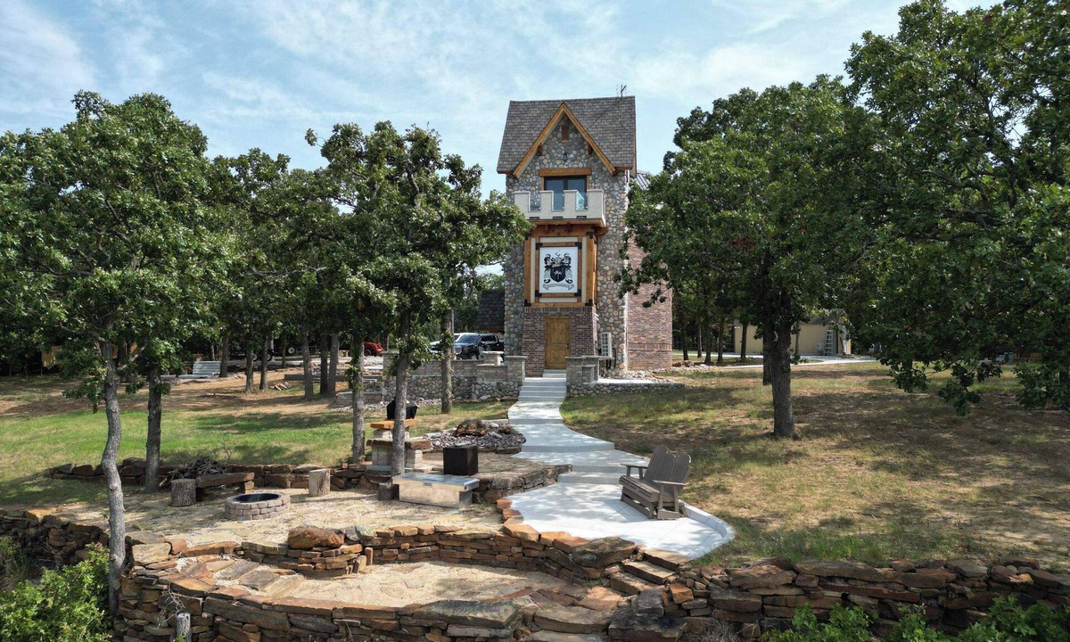 Skiatook House | “The Lakeside Fortress: A Romantic Fairy Tale Overlooking Skiatook Lake."